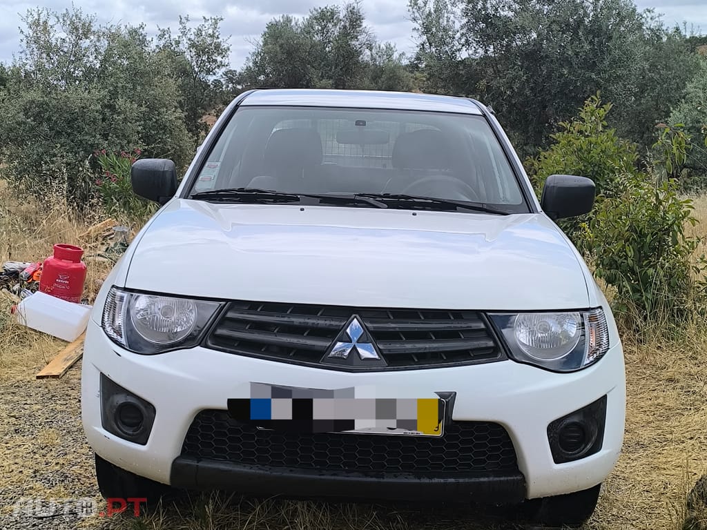 Mitsubishi L200 2.5 DI-D Cabine Dupla (4x2)