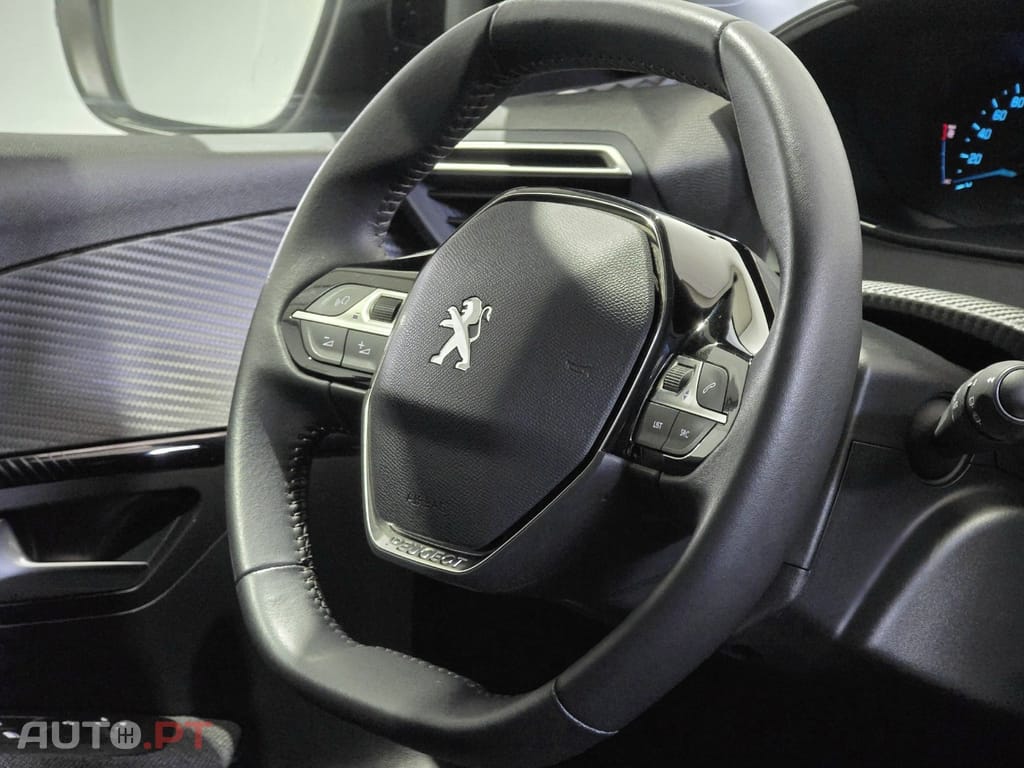 Peugeot E-208 50 kWh Style