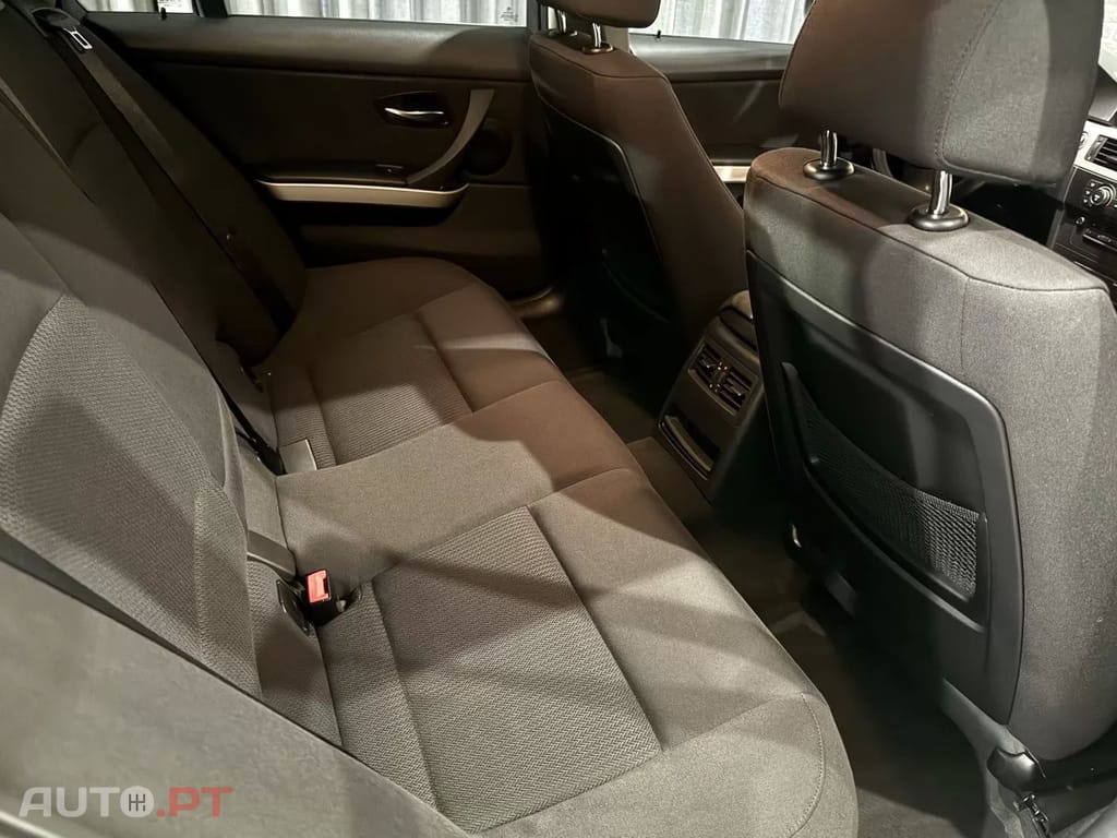 BMW 318 d Touring Navigation Sport