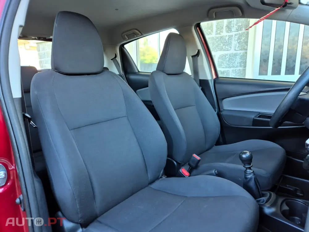 Toyota Yaris 1.5 VVT-i Active
