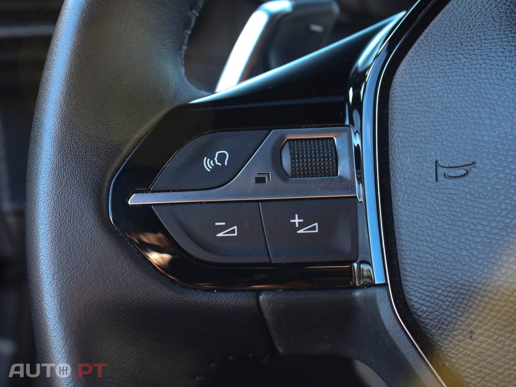 Peugeot 2008 PureTech 130 EAT8 Allure