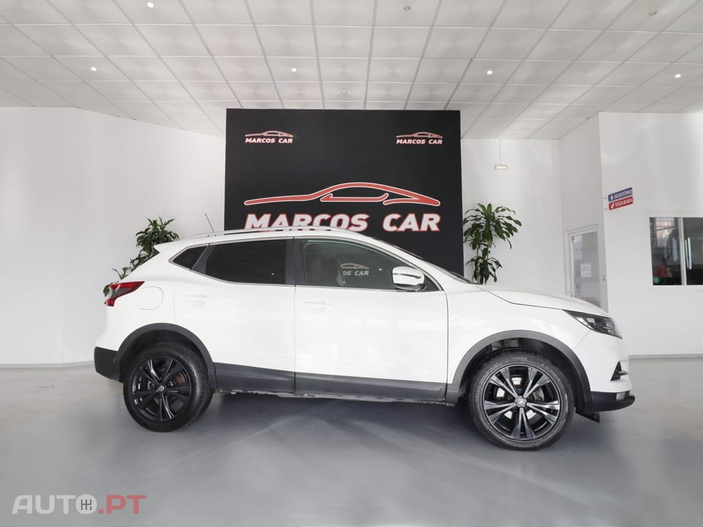 Nissan Qashqai 1.5 dCi N-Connecta J18