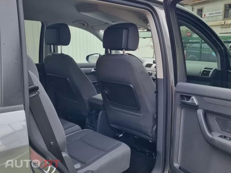 Volkswagen Touran 1.6 TDI DPF BlueMotion Comfortline
