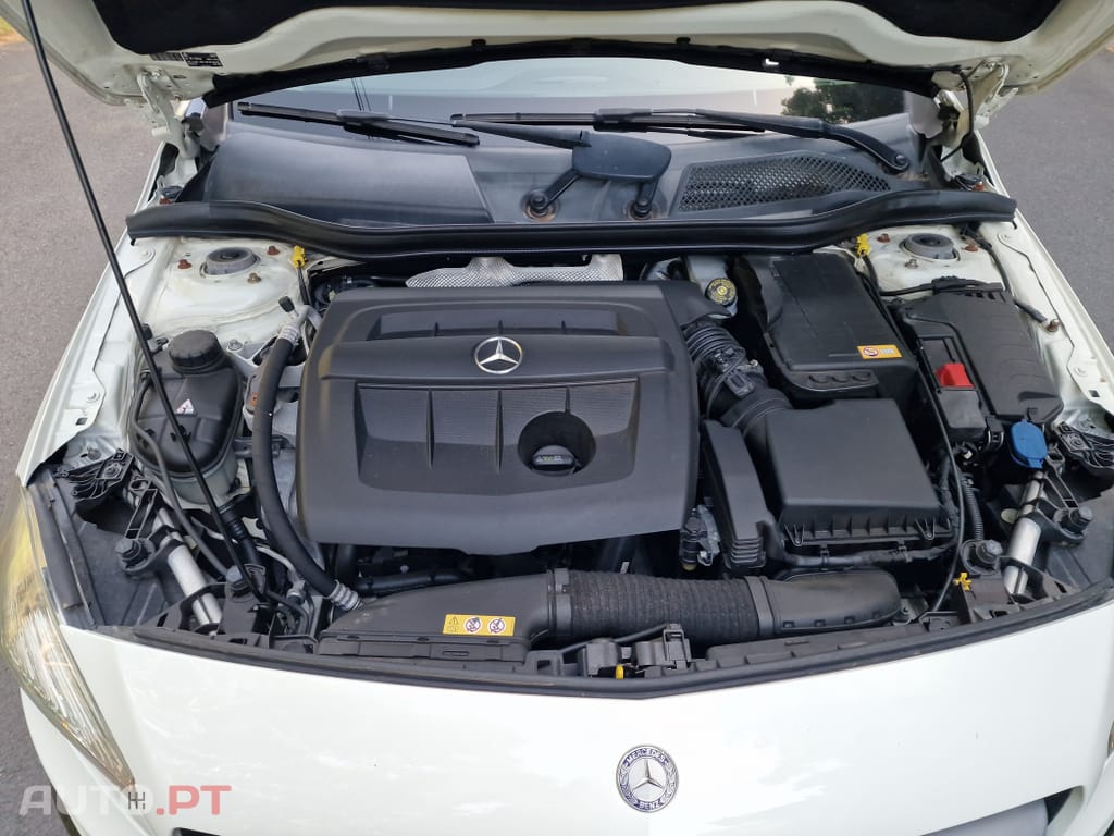 Mercedes-Benz A 180 d AMG Line