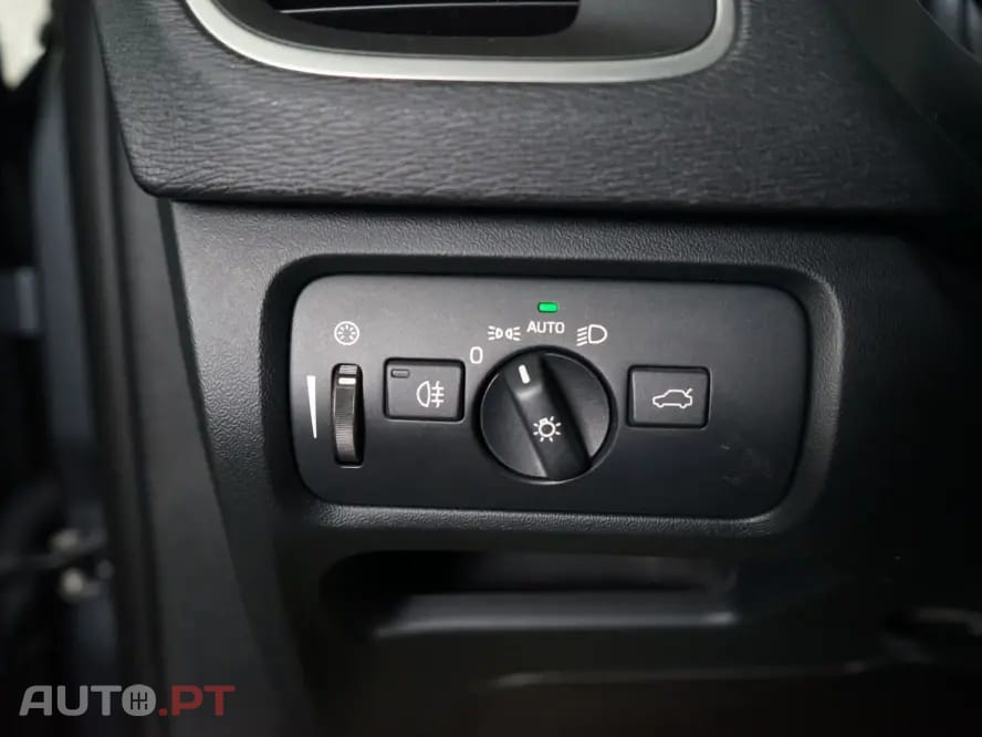 Volvo V40 1.6 D2 Summum