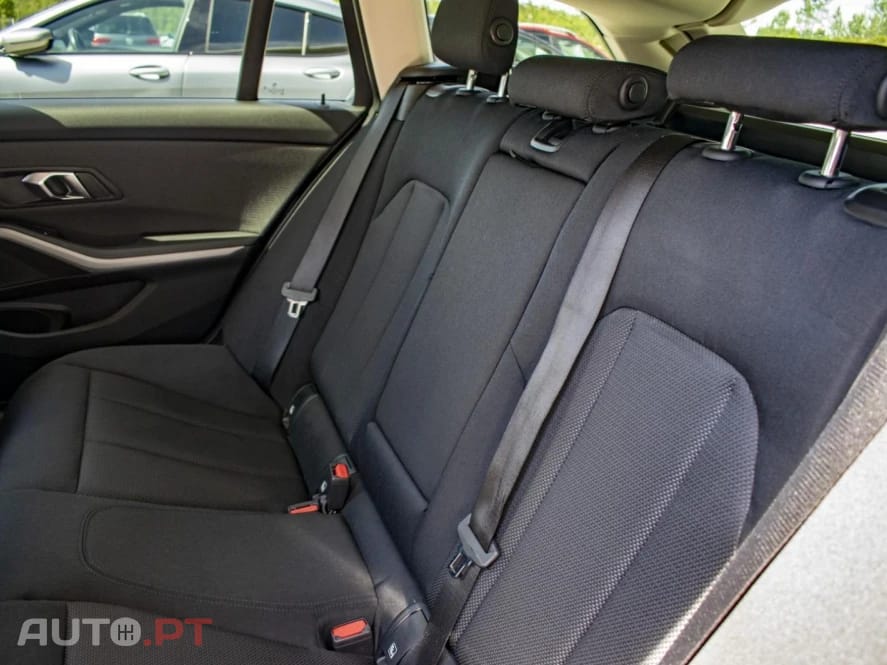 BMW 320 e Touring Auto