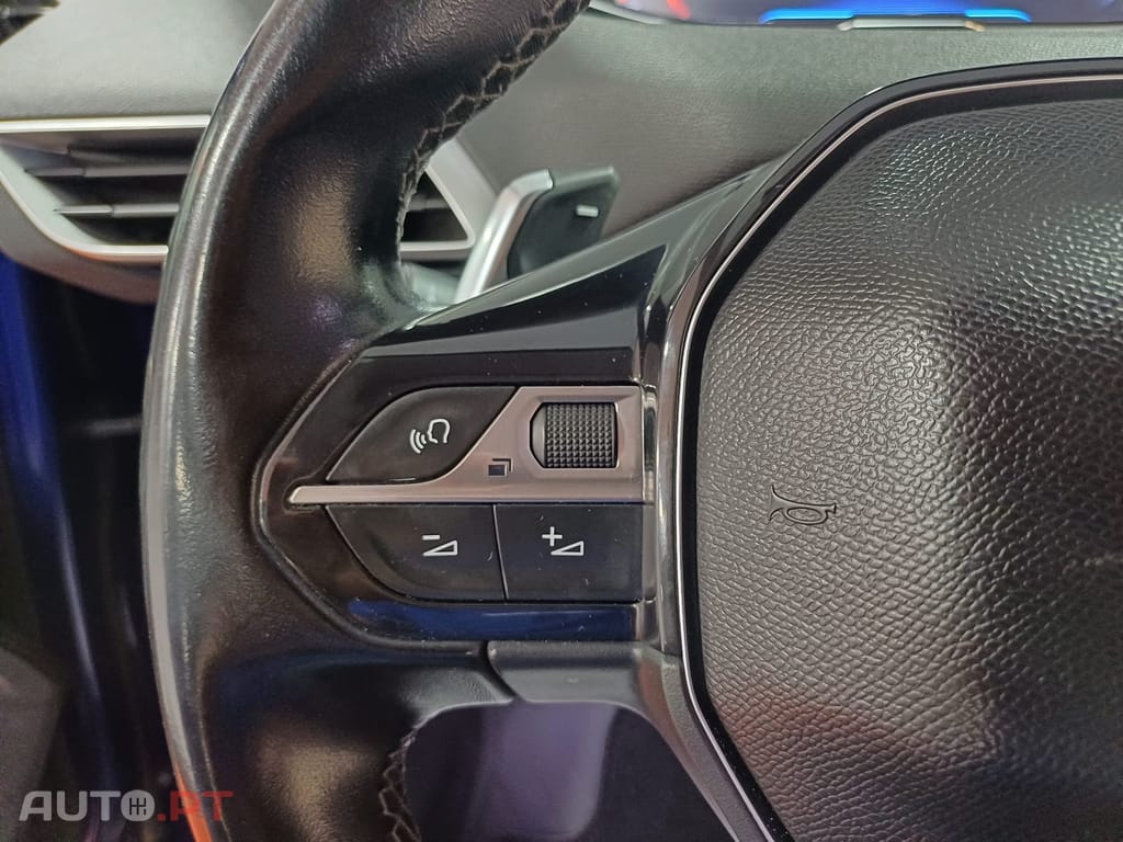 Peugeot 3008 1.5 BlueHDi Allure EAT8