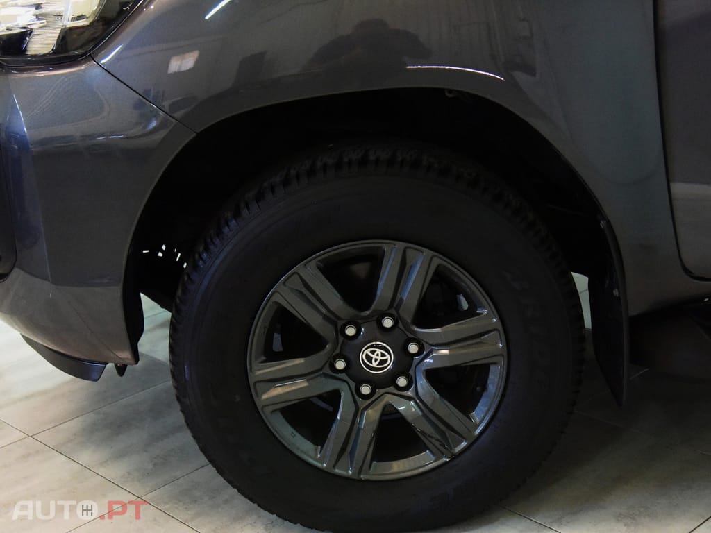 Toyota Hilux 2.4 D-4D 4WD Tracker 3L