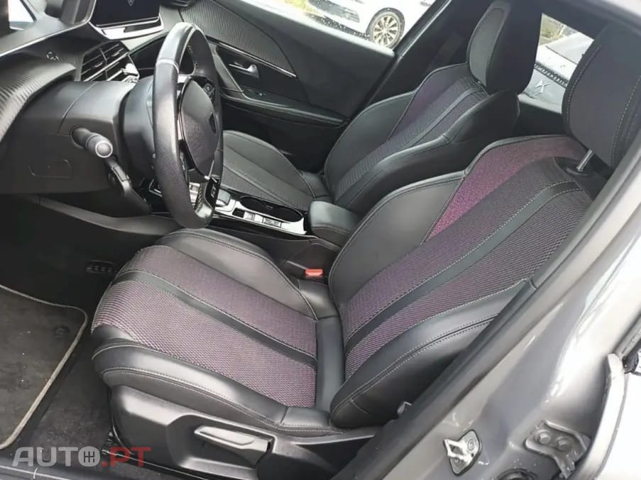 Peugeot E-2008 50 kWh GT
