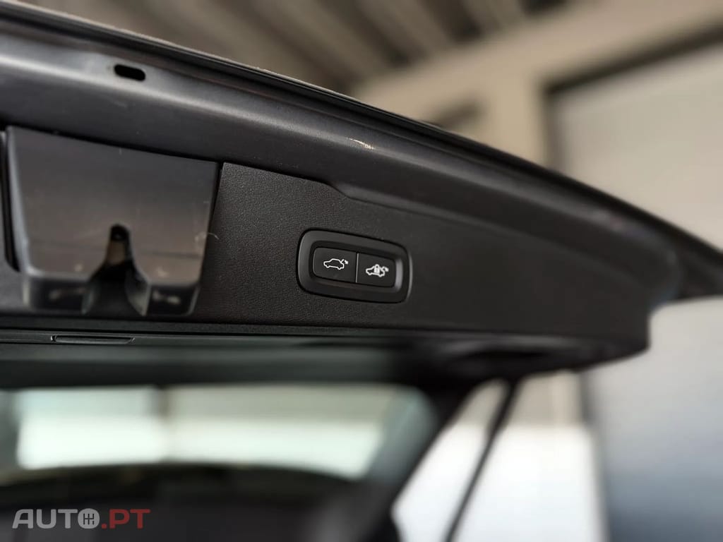 Volvo V60 2.0 T6 AWD TE R-Design