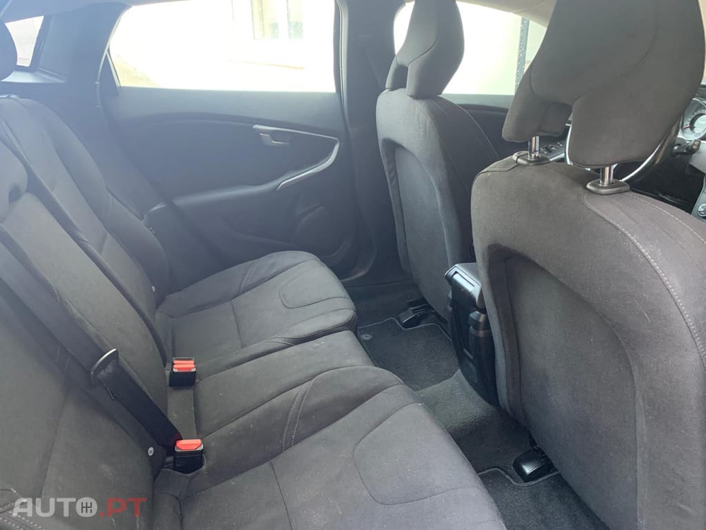 Volvo V40 Cross Country momentum