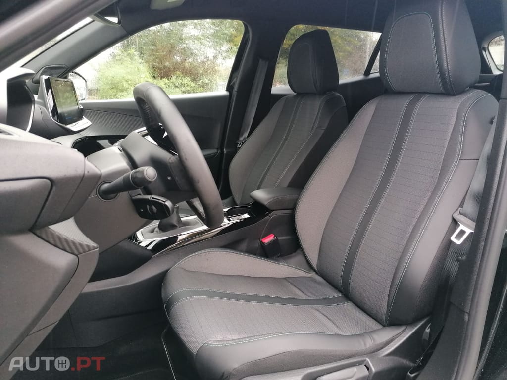 Peugeot 2008 1.2 PureTech Allure Pack