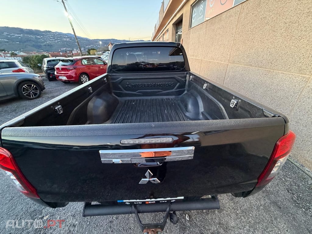 Mitsubishi L200 2.3 DI-D Strakar CD Connect Edition 4WD