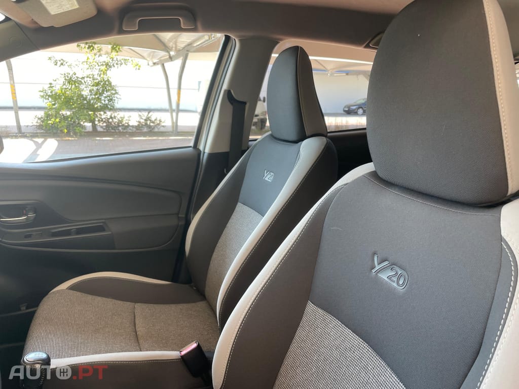 Toyota Yaris 1.0 VVT-i 20 Anos