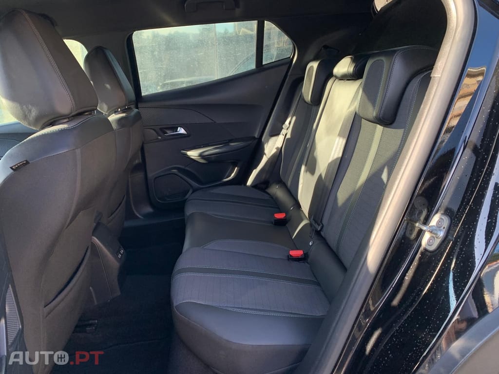 Peugeot 2008 1.5 BlueHDi Allure EAT8