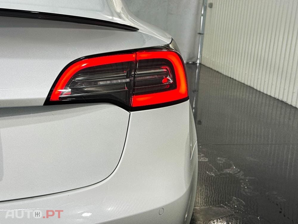 Tesla Model 3 Standard Range Plus RWD