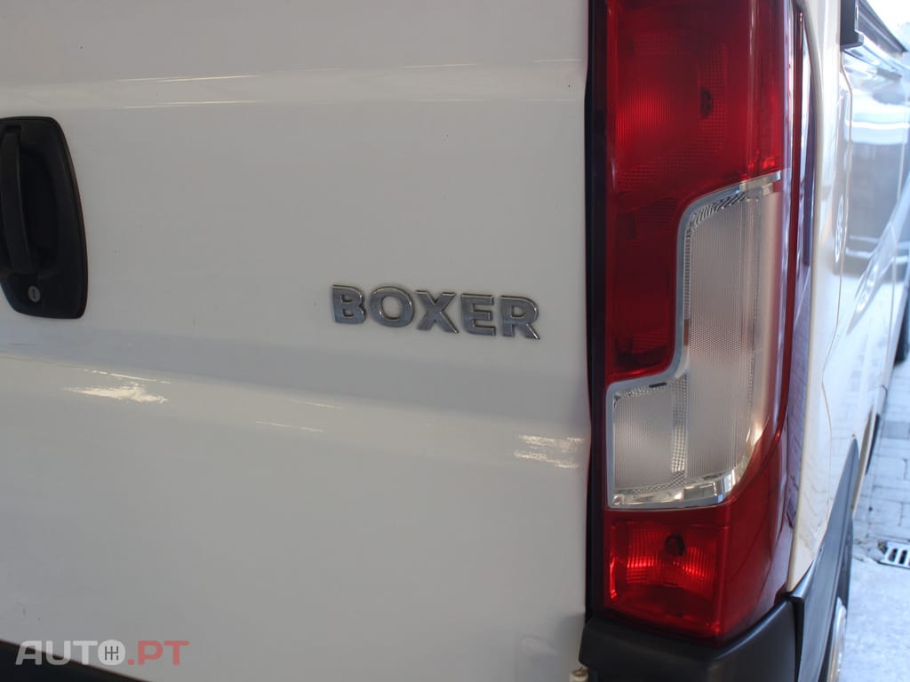 Peugeot Boxer 2.0 BlueHDi 330 L1H1 Premium