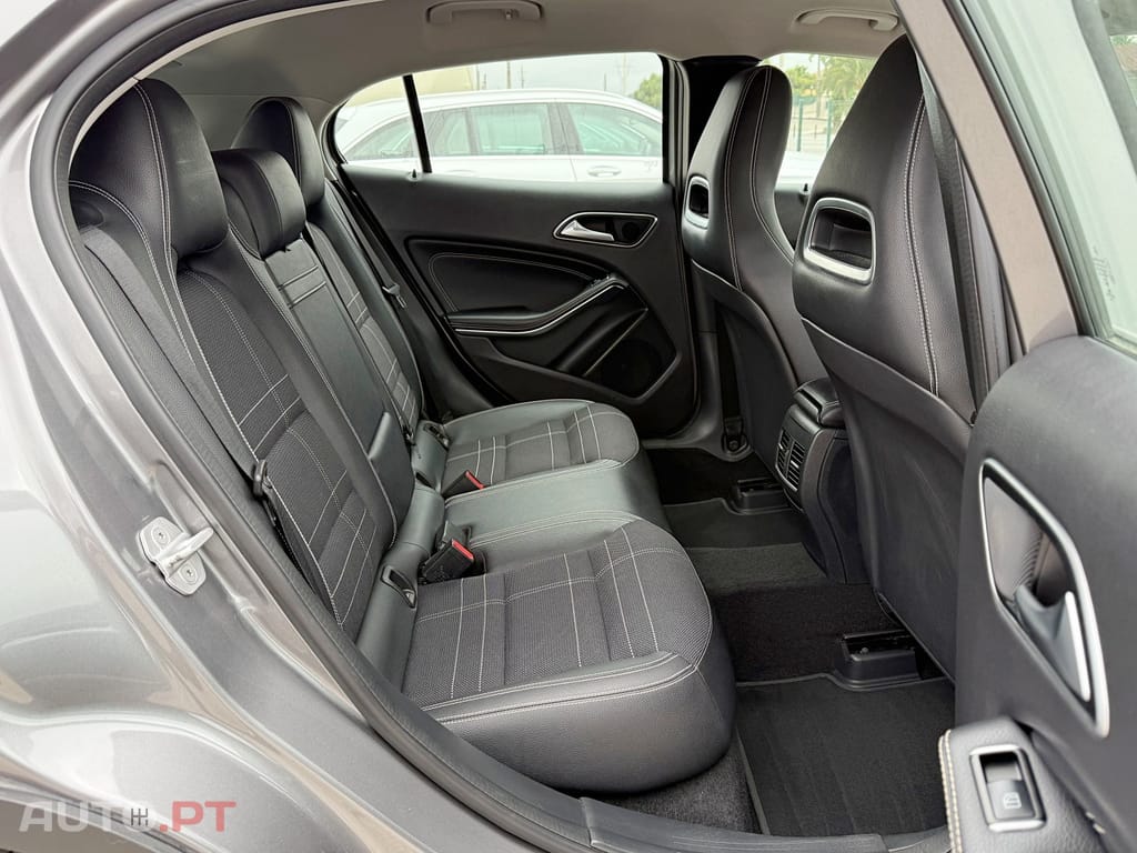 Mercedes-Benz GLA 220 CDI 7G-DCT Urban