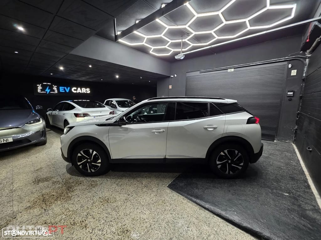 Peugeot E-2008 50 kWh Allure Pack