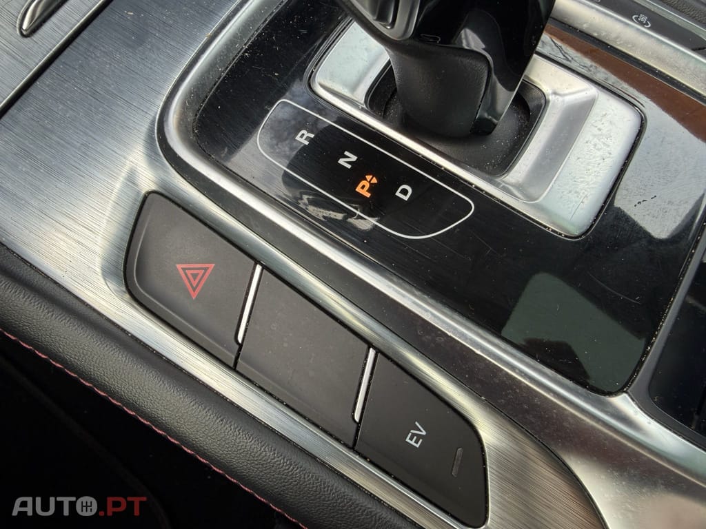 MG EHS PHEV Hybrid Luxury