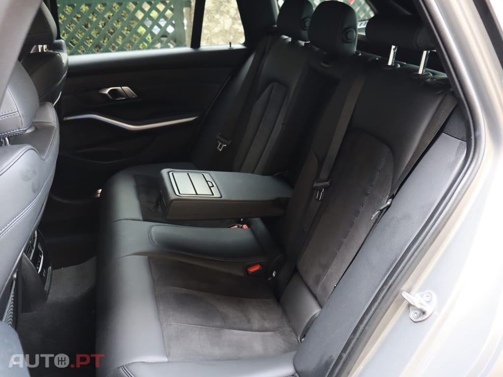 BMW 330 e Touring Pack M Auto.