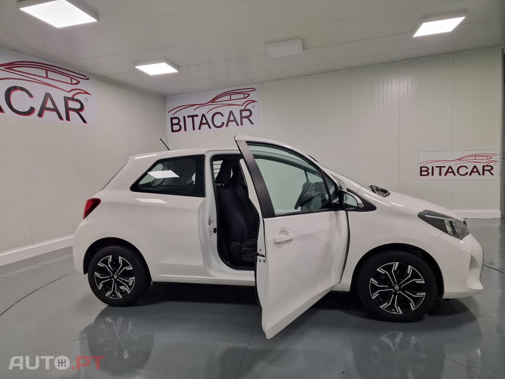 Toyota Yaris BIZZ 1.4 D-4D 90CV IVA DEDUTIVEL