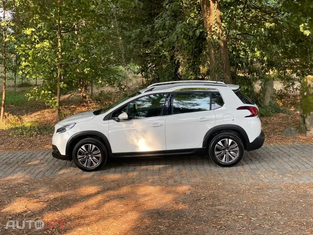 Peugeot 2008 1.2 PureTech Allure