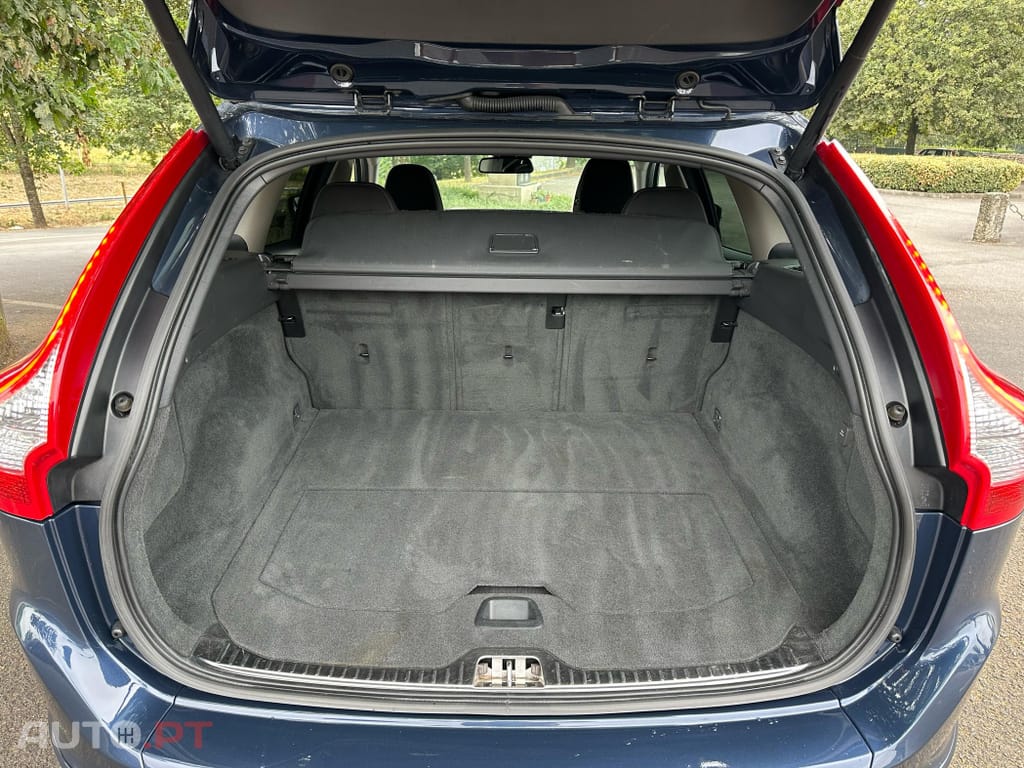 Volvo XC60 2.0 D4 Momentum Geartronic