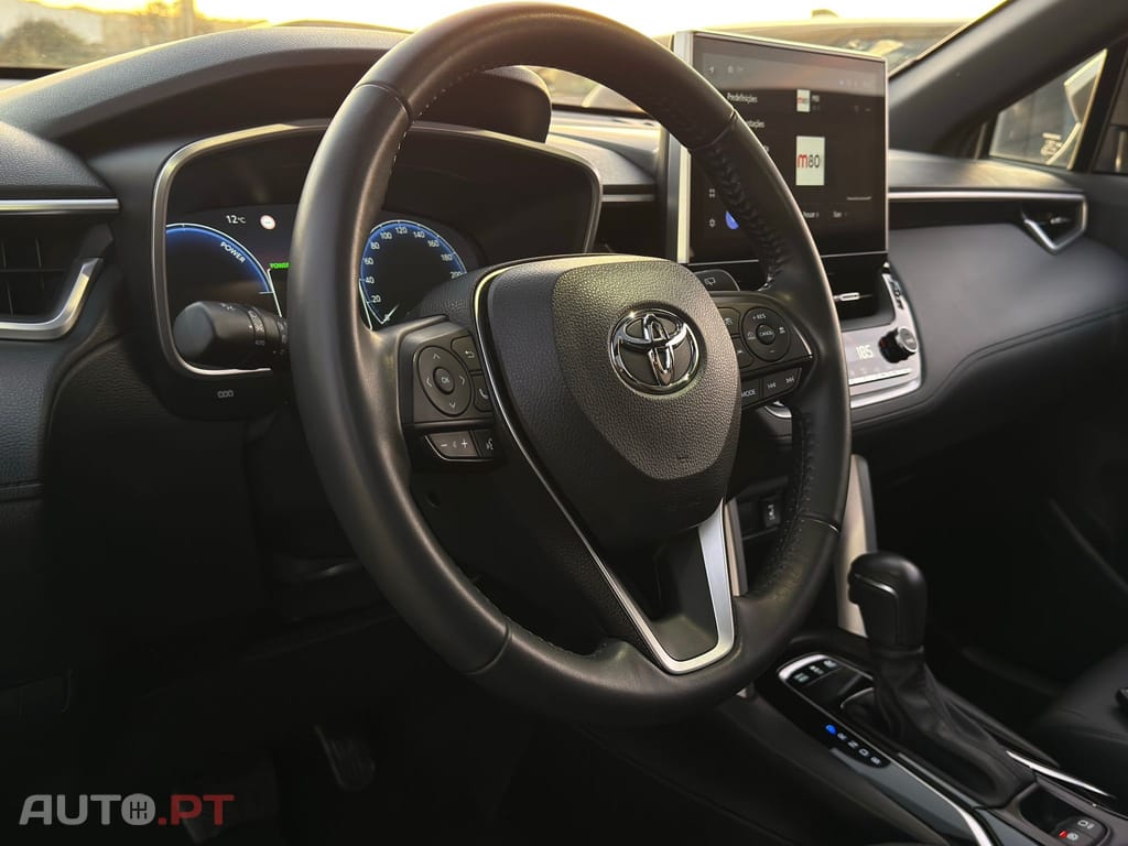 Toyota Corolla Cross 2.0 Hybrid Luxury