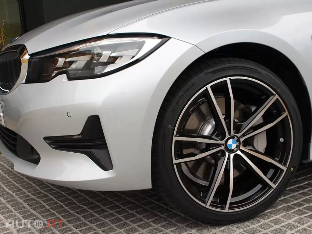 BMW 330 e Auto