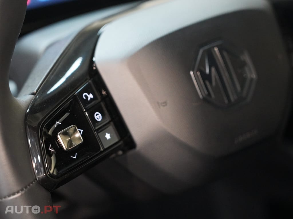 MG MG4 64 kWh Luxury