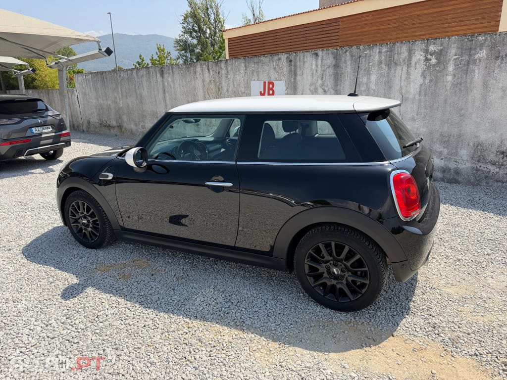 MINI Cooper Cooper D