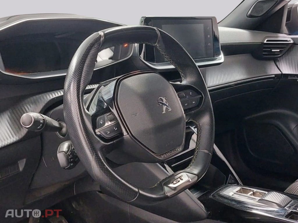 Peugeot E-2008 50 kWh GT