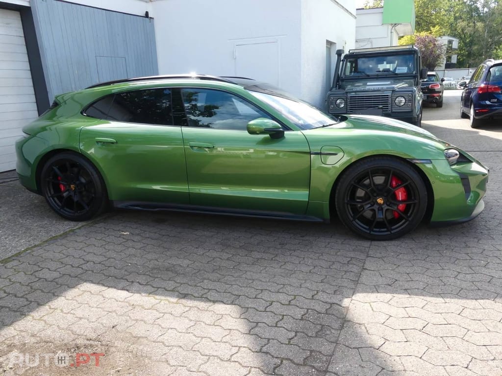 Porsche Taycan ST GTS