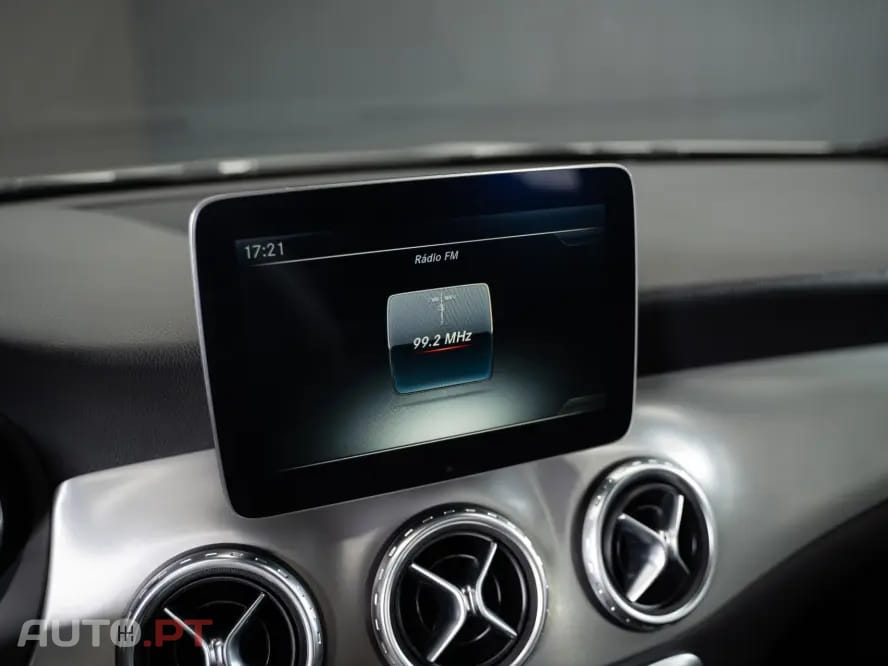 Mercedes-Benz GLA 200 AMG Line