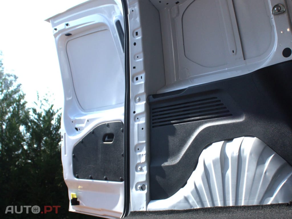 Peugeot Partner 1.5 BlueHDi Asphalt Standard