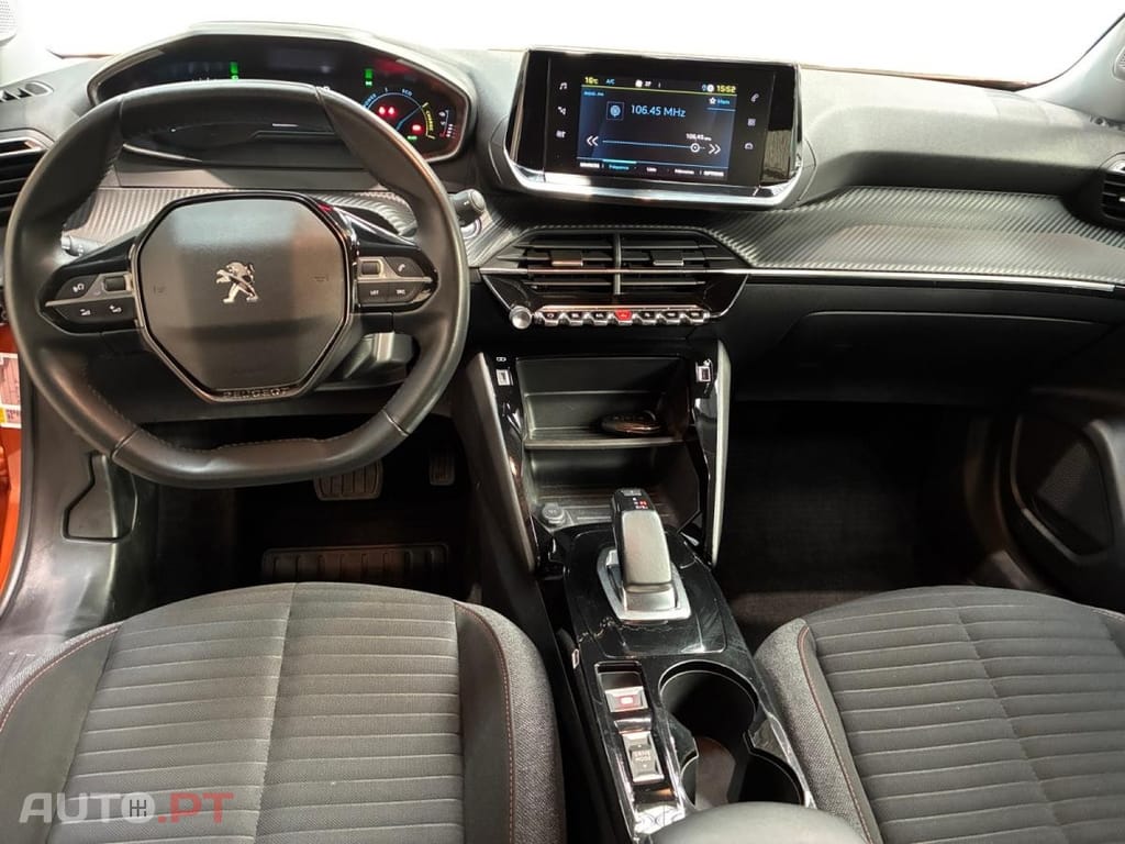 Peugeot E-2008 Active