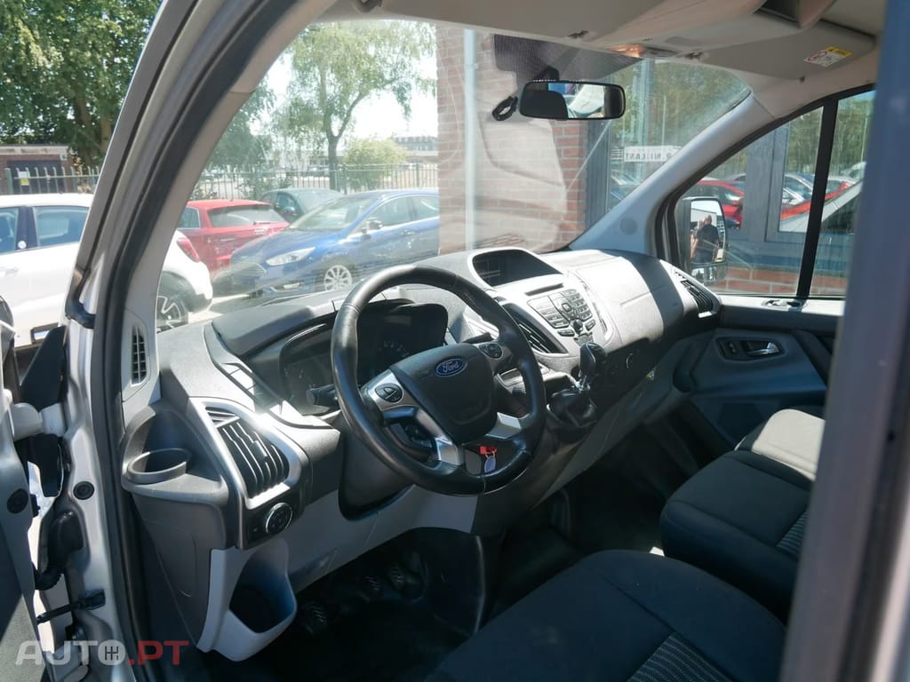 Ford Transit Custom L2 2.0 Station Wagon