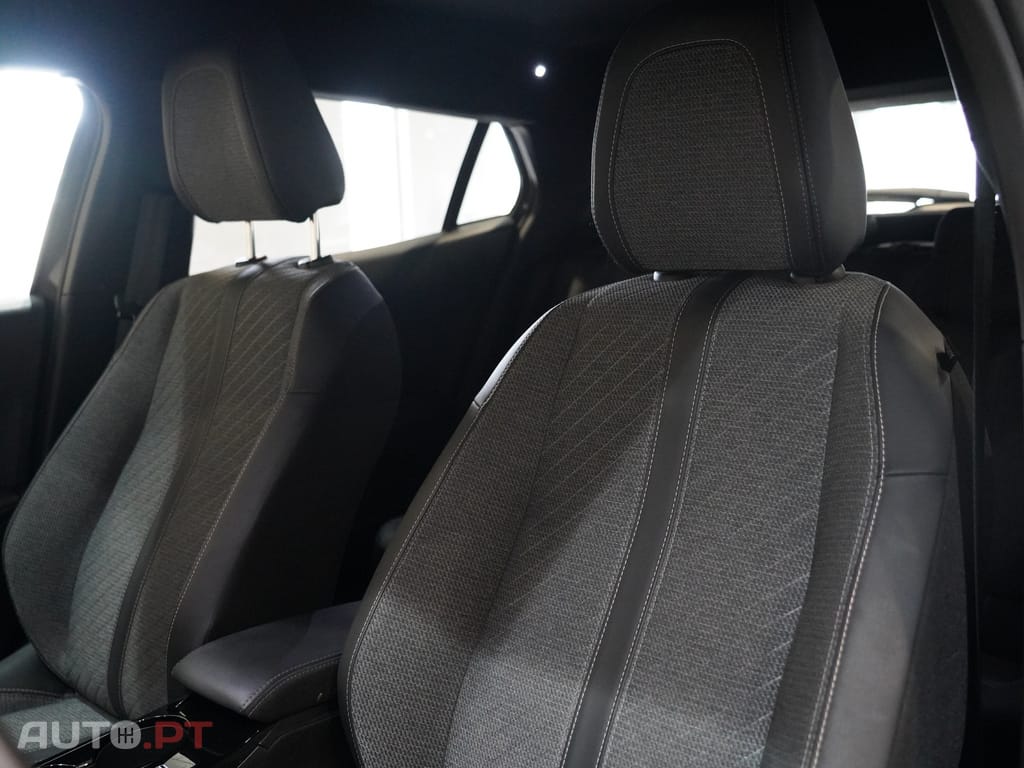 Peugeot 2008 1.2 PureTech Allure