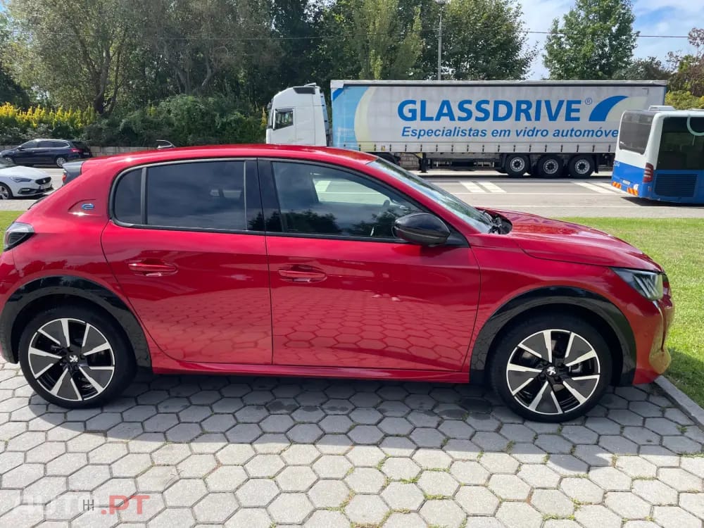 Peugeot E-208 50 kWh GT Pack