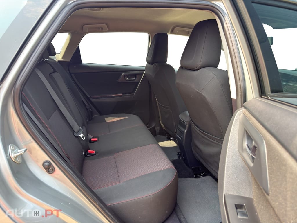 Toyota Auris 1.4 D-4D Exclusive