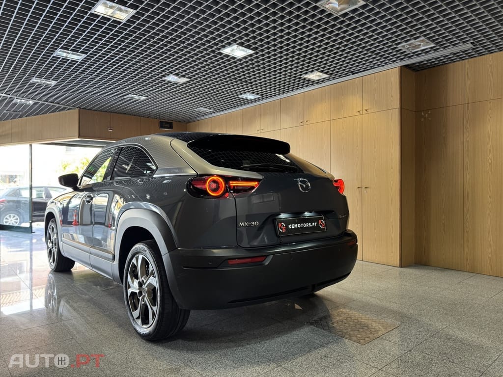 Mazda MX-30 e-SKYACTIV Advantage+Modern Confidence
