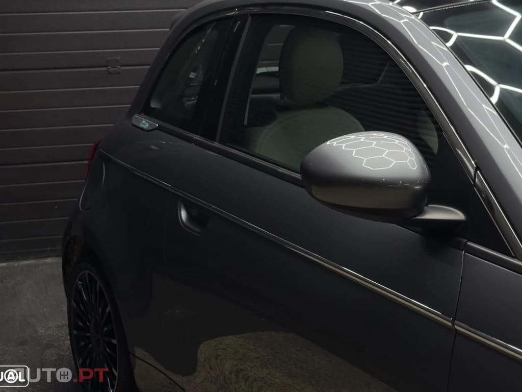 Fiat 500e La Prima