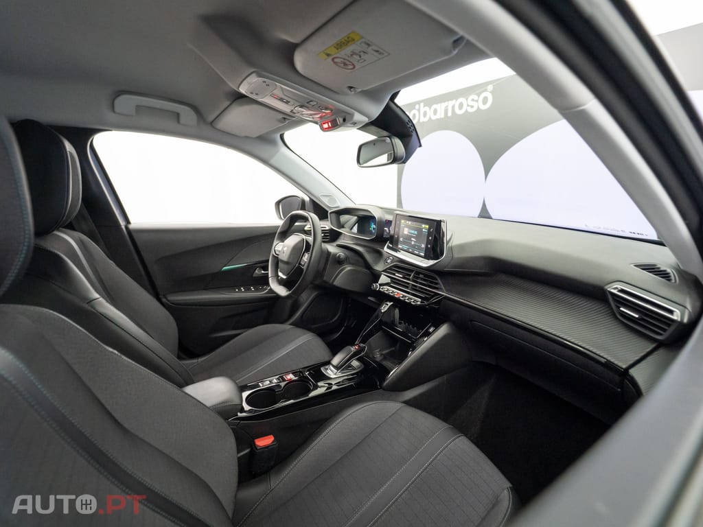 Peugeot E-2008 50 kWh Allure Pack