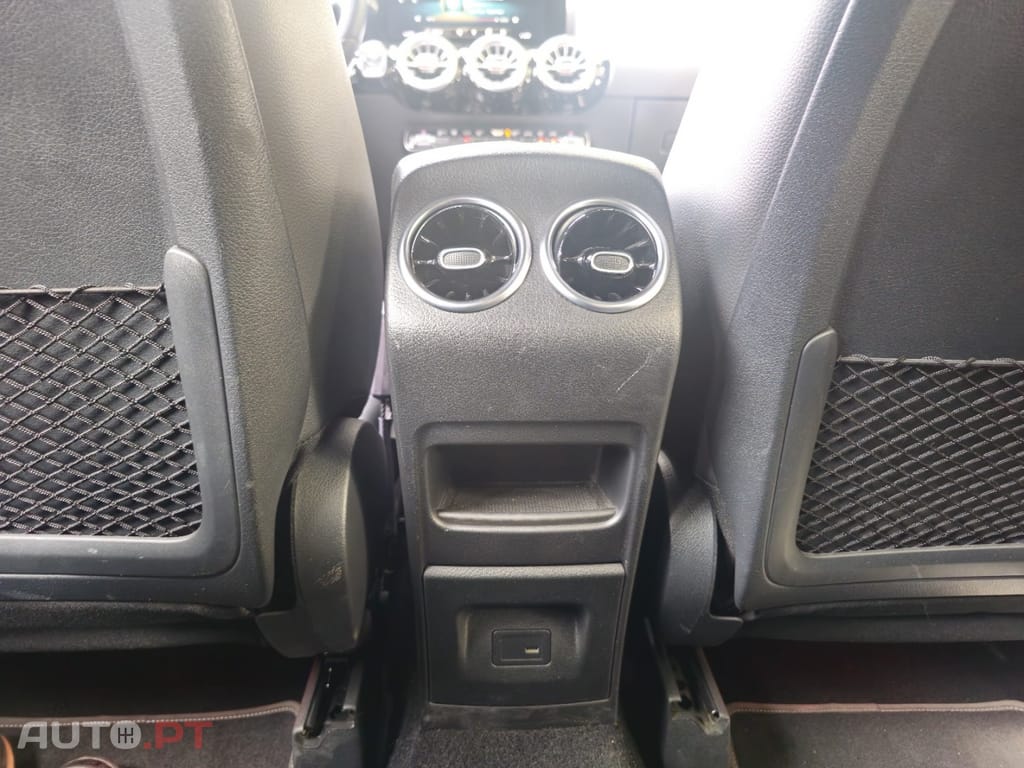 Mercedes-Benz GLA 180 d 8G-DCT