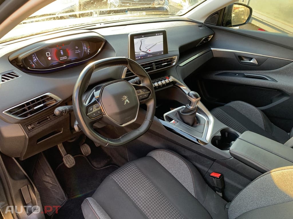 Peugeot 3008 1.5 BlueHDi Active