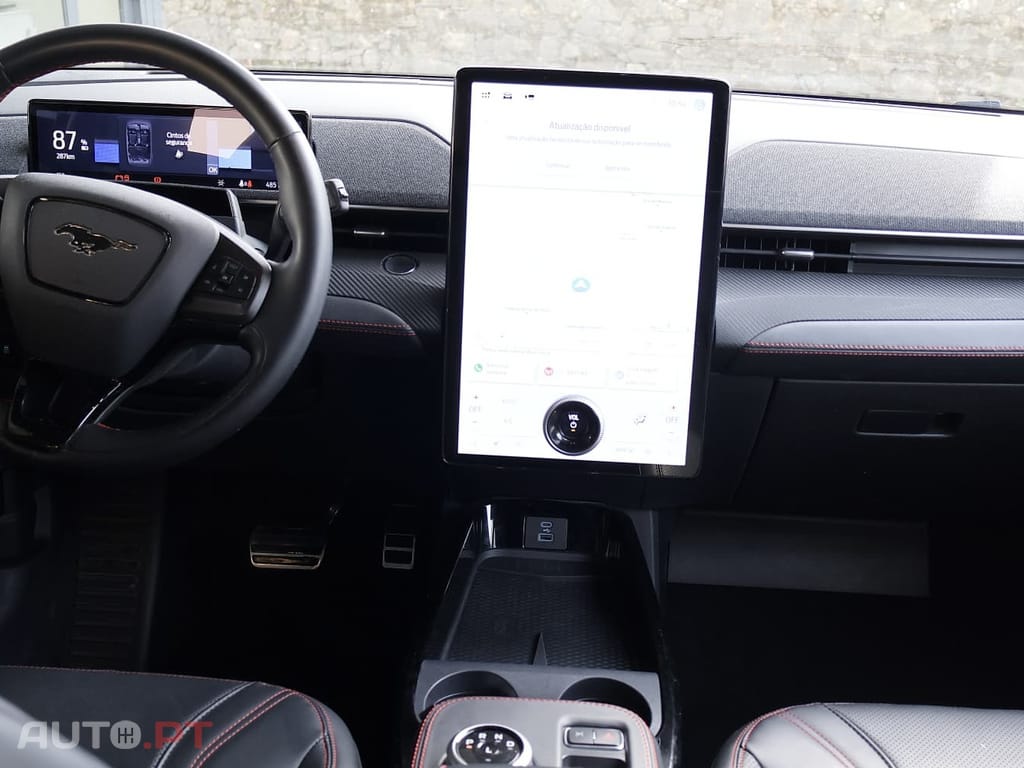 Ford Mustang Mach-E AWD PREMIUM