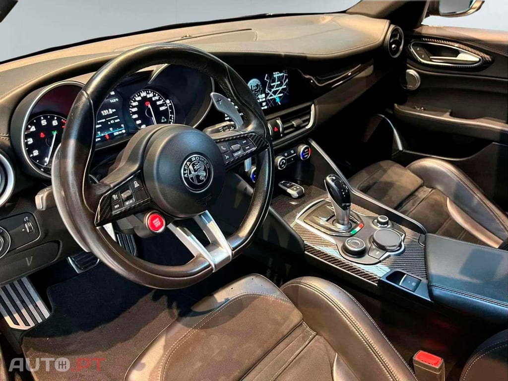 Alfa Romeo Giulia Quadrifoglio bi-turbo 510cv