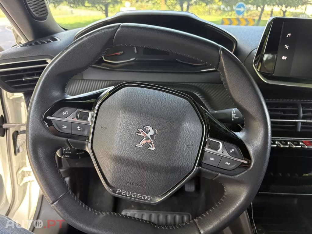 Peugeot 2008 1.2 PureTech Allure