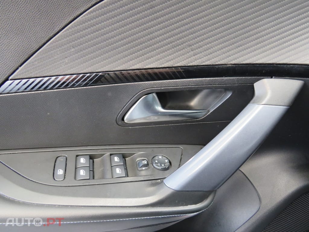 Peugeot 2008 1.5 BlueHDi Allure